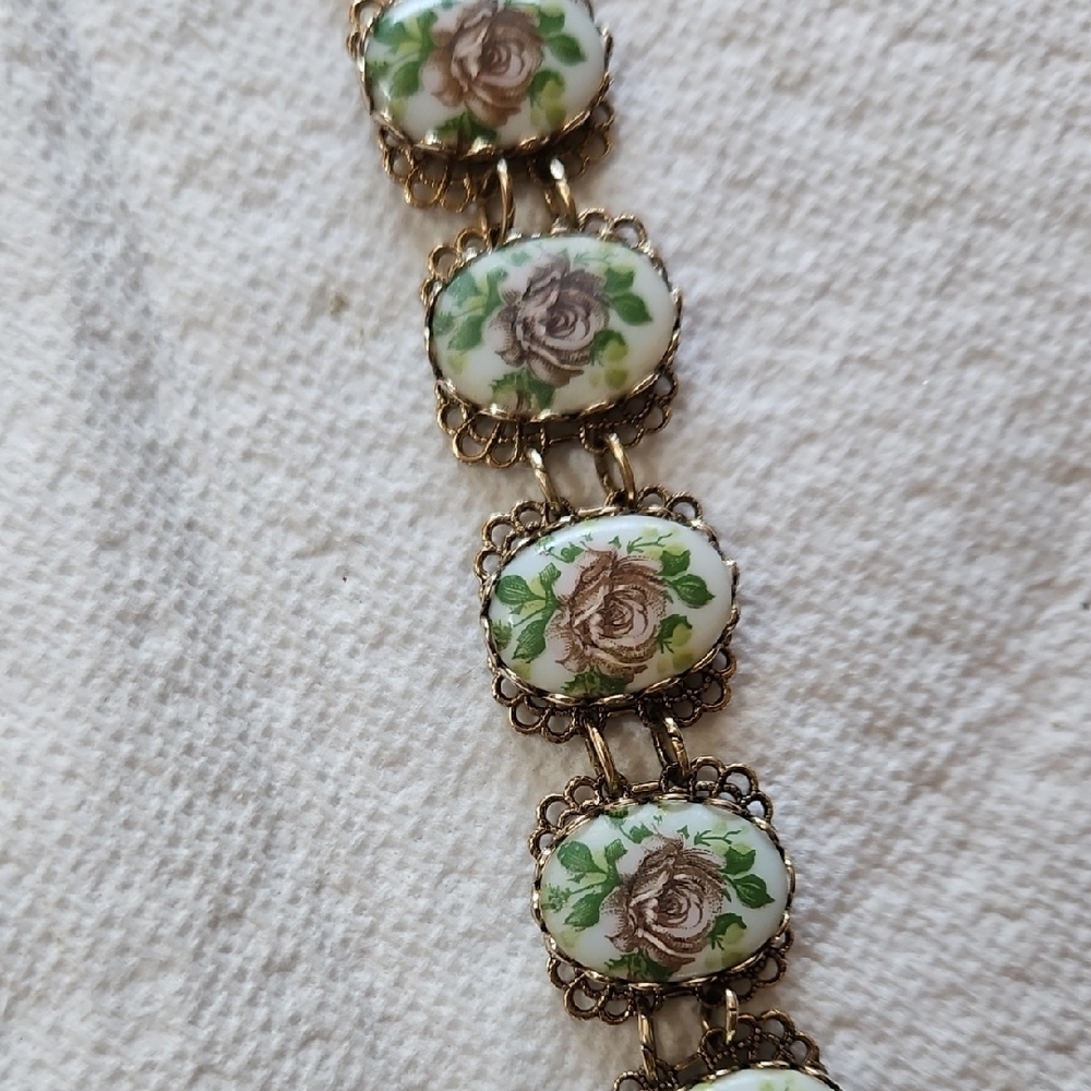 VNT Porcelain Rose Cameo Bracelet - Picture 2 of 11